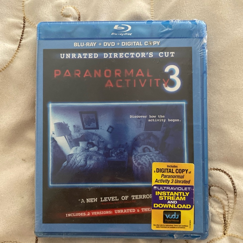 Paranormal Activity 3 Unrated directors cut Blu-ray dvd digital copy